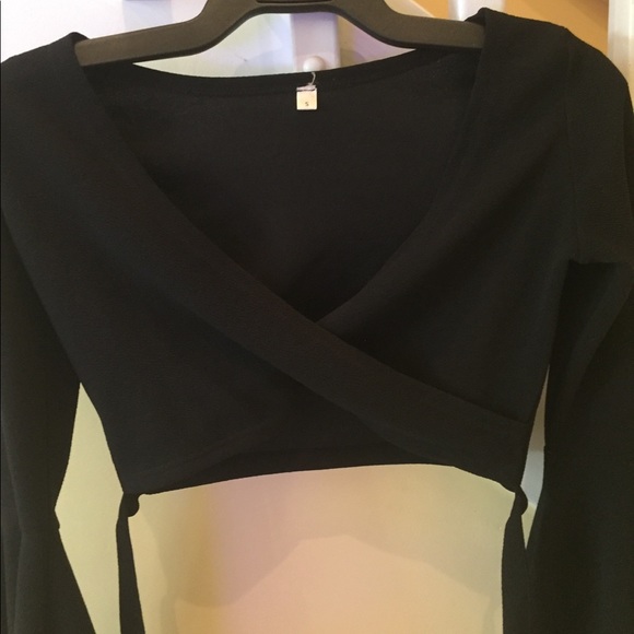 **SOLD**Wrap Top with Ties Around Waist - Picture 6 of 11